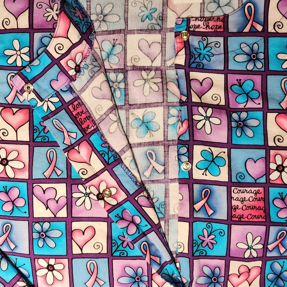 HQ Long Sleeve Scrub Top with Hearts, Flowers, Courage & Love Size Large - Picture 4 of 7